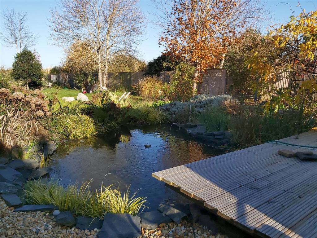 3 bedroom detached house for sale in Main Road, Wyre Piddle, Pershore, WR10