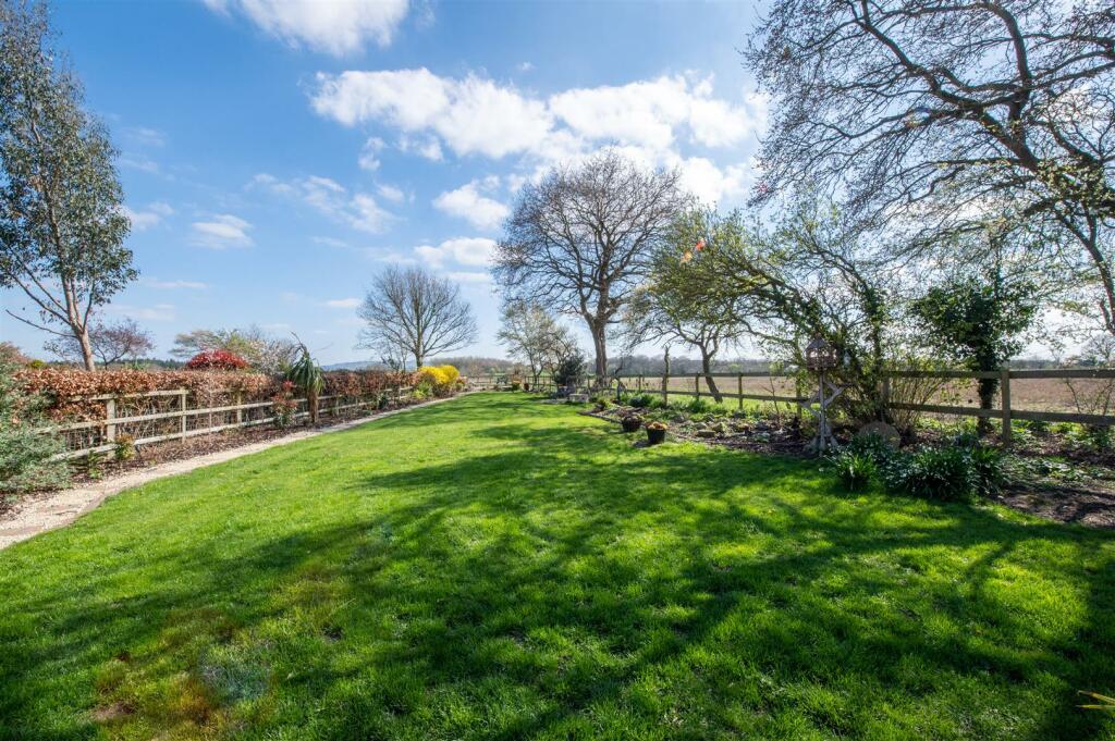 3 bedroom detached bungalow for sale in Mill Lane, Wadborough