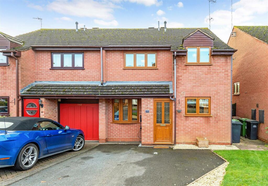 3 bedroom semidetached house for sale in Farleigh Road, Pershore, WR10