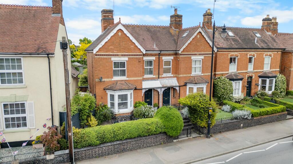 Main image of property: High Street, Pershore