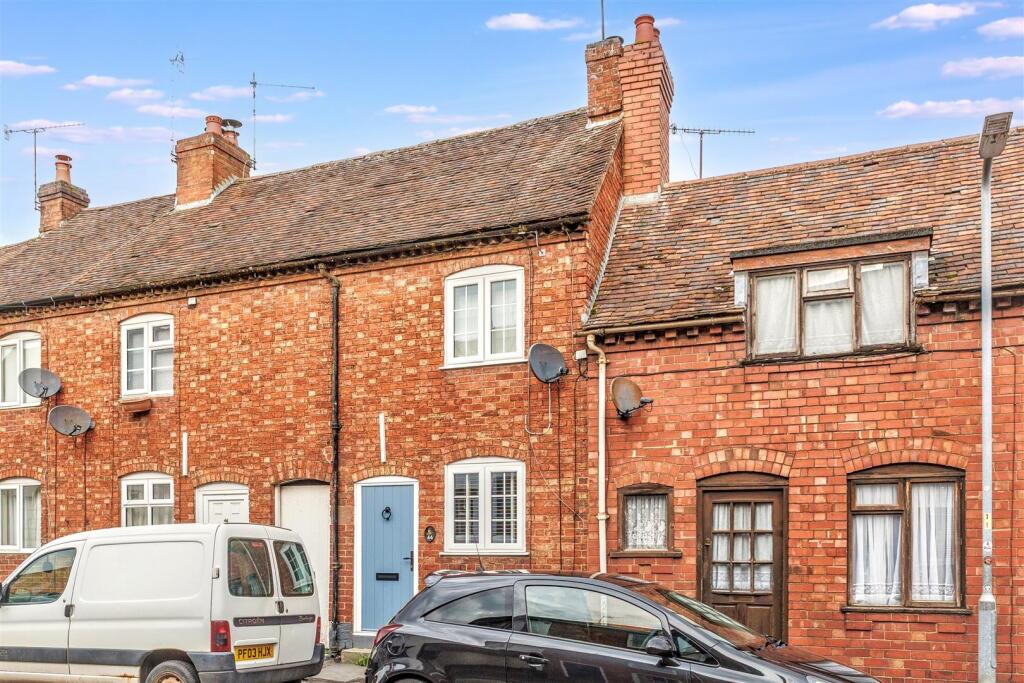 Main image of property: Newlands, Pershore