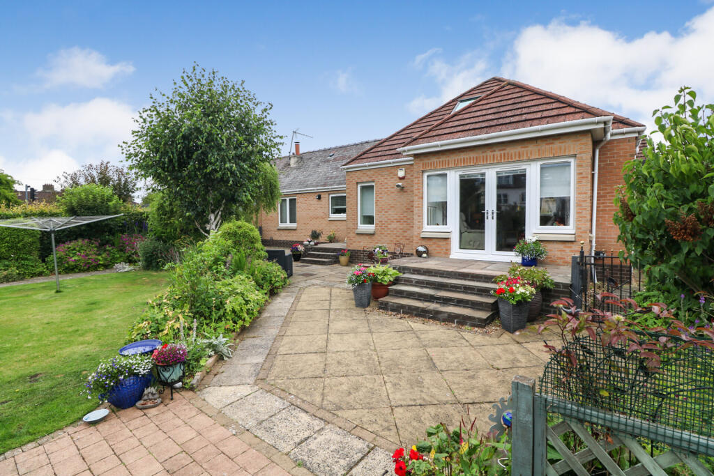 Main image of property: 39, Main Street, Kirkliston, EH29 9AF