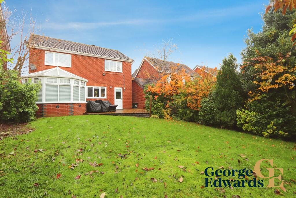4 bedroom detached house for sale in Orchard Way, Measham, DE12 7JZ, DE12