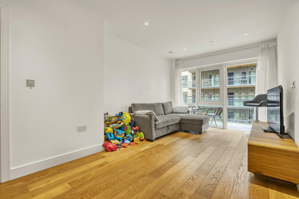 1 bedroom apartment for rent in Dashwood House, Dickens Yard, London, W5