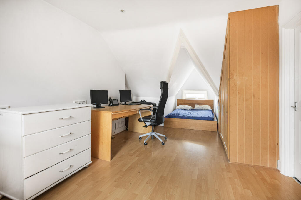 Additional property image - Bensham Manor Road, London, Surrey, CR7