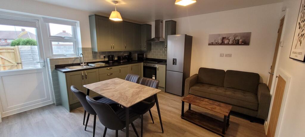 Main image of property: Room 2, 90A Windermere Rd, BRISTOL