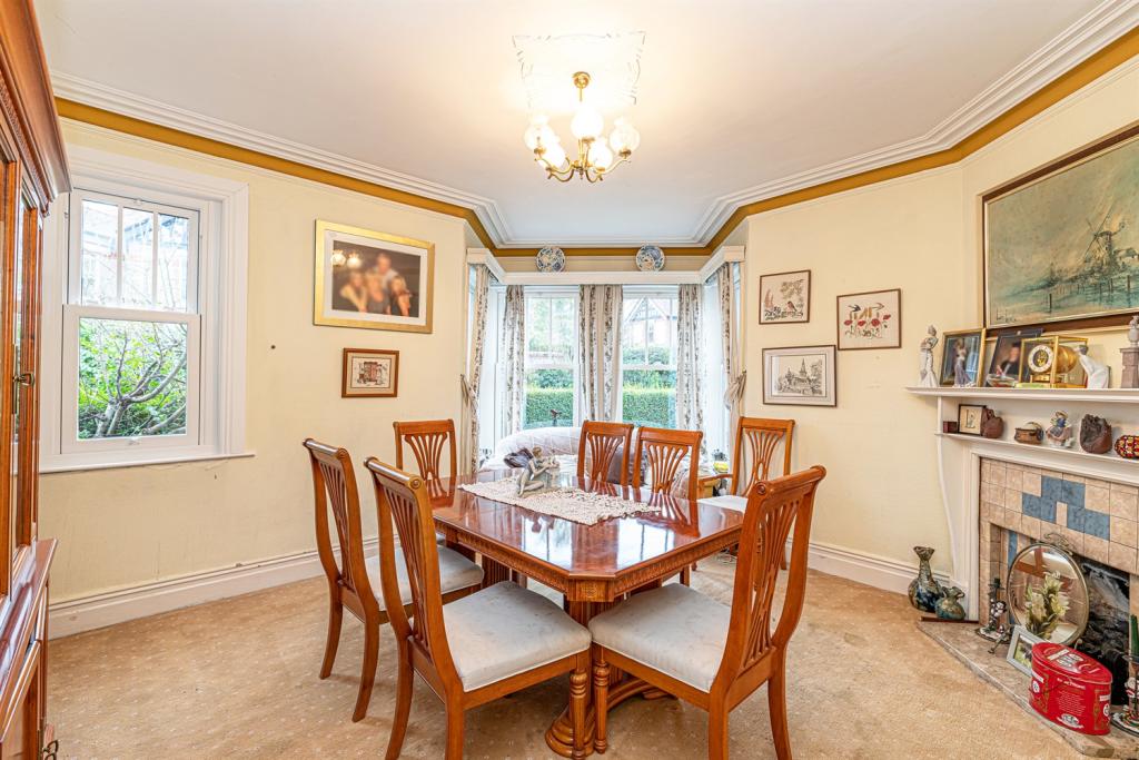 4 bedroom detached house for sale in Fluin Lane, Frodsham, WA6