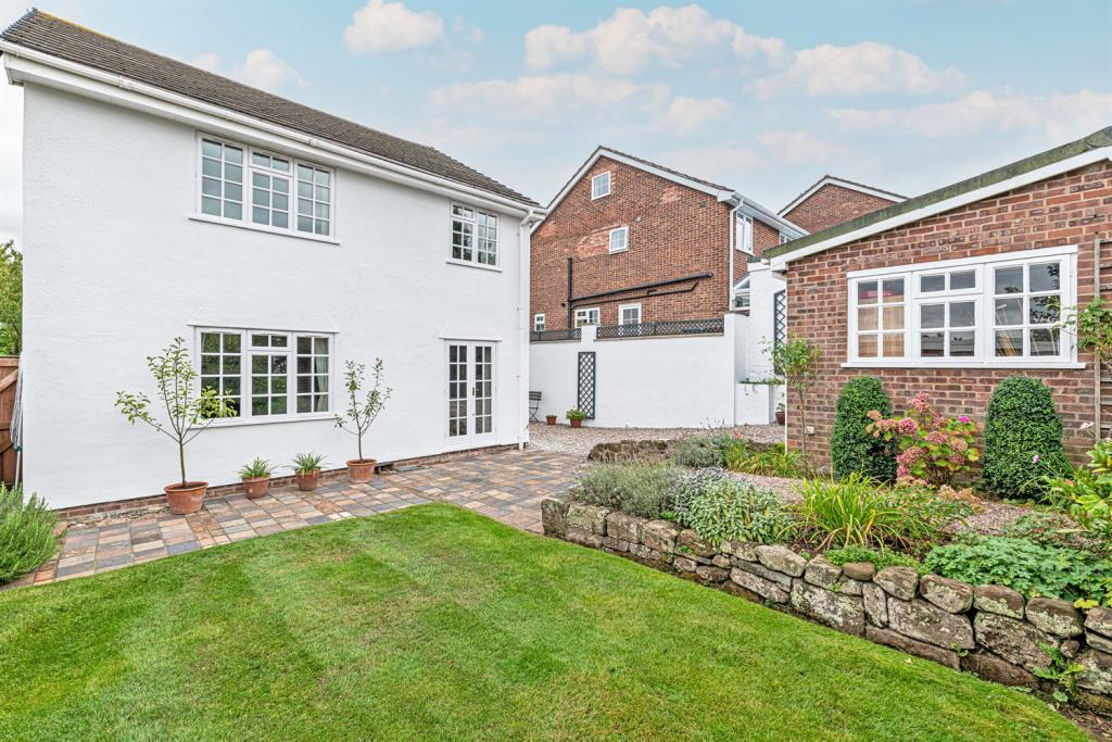 4 bedroom detached house for sale in Ashlands, Frodsham, WA6