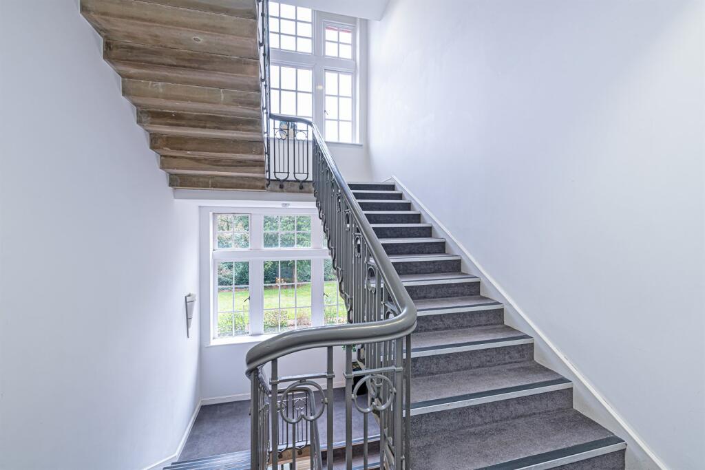 2 bedroom apartment for sale in Kingswood Park, Kingswood, Frodsham, WA6