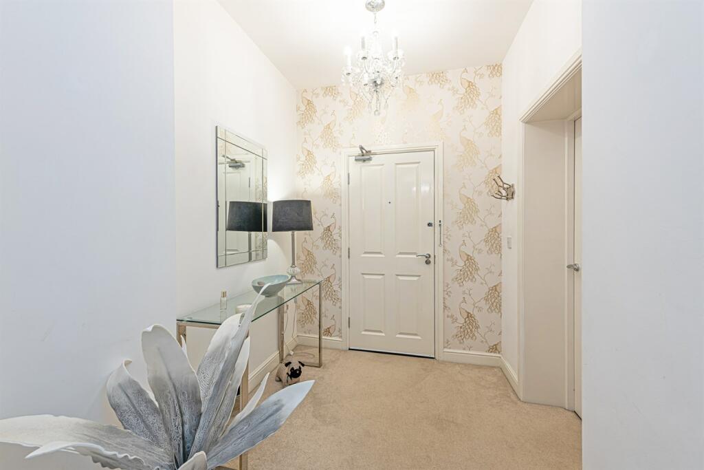 2 bedroom apartment for sale in Kingswood Park, Kingswood, Frodsham, WA6