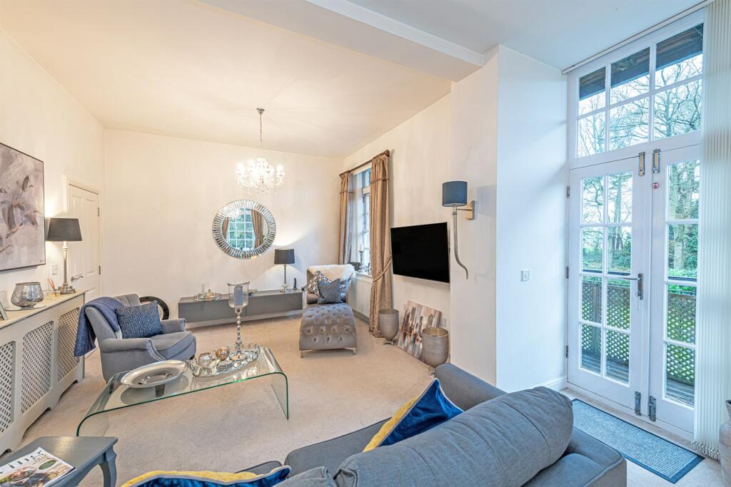 2 bedroom apartment for sale in Kingswood Park, Kingswood, Frodsham, WA6