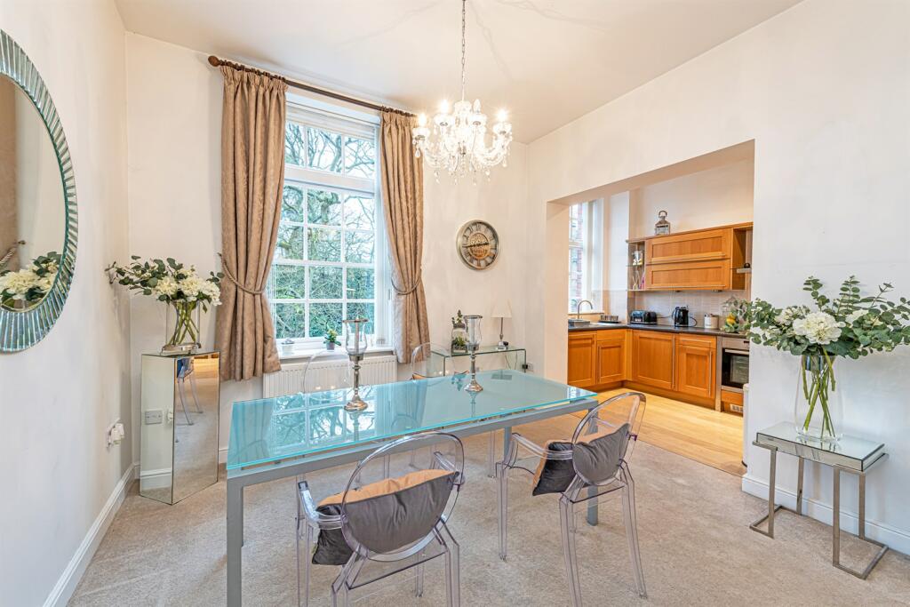 2 bedroom apartment for sale in Kingswood Park, Kingswood, Frodsham, WA6