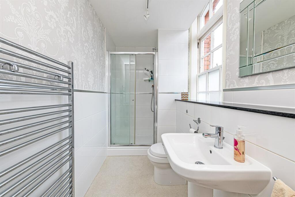2 bedroom apartment for sale in Kingswood Park, Kingswood, Frodsham, WA6