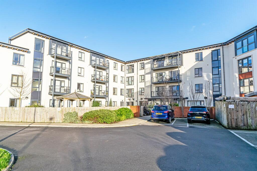 1 bedroom retirement property for sale in The Windings, Helsby, Helsby, WA6