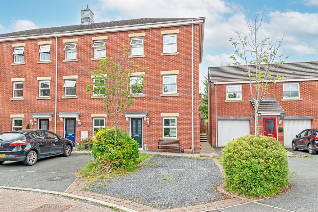 5 bedroom town house for sale in Bridgewater Close, Frodsham, WA6