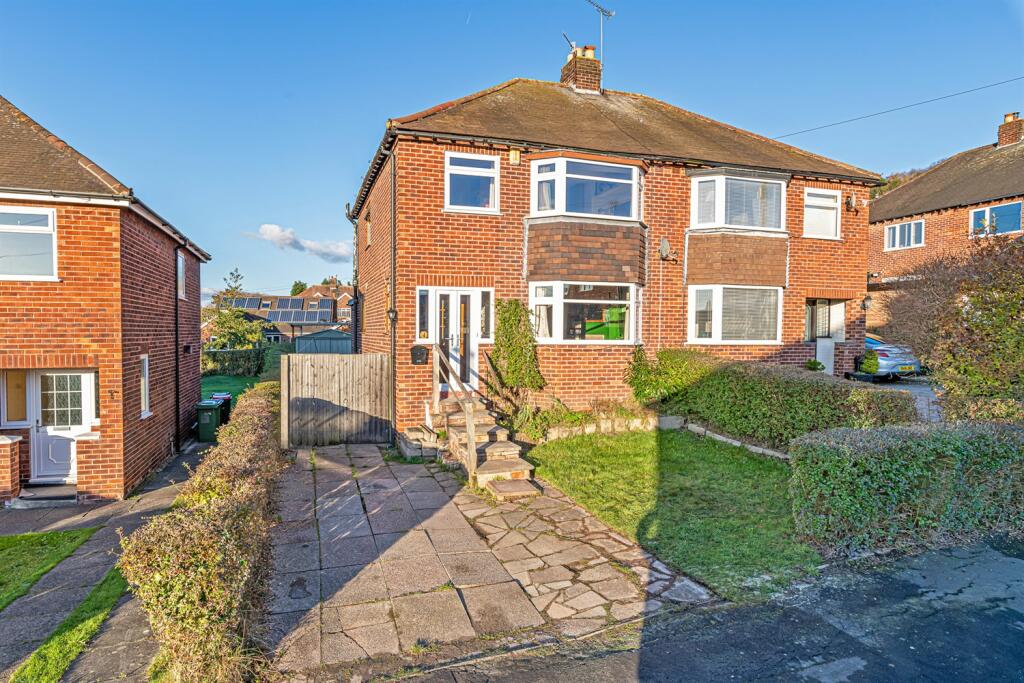 3 bedroom semidetached house for sale in Marlborough Drive, Helsby, Frodsham, WA6