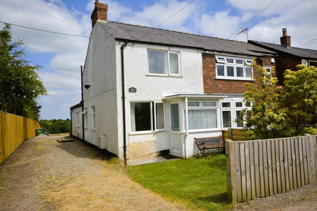 2 bedroom semidetached house for sale in Fingerpost Lane, Norley