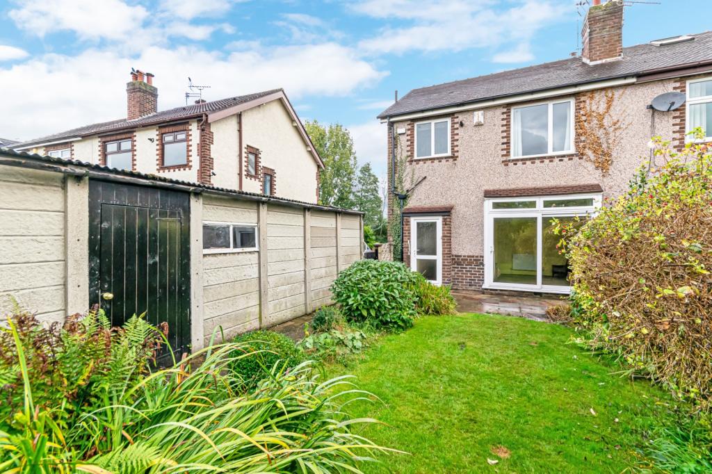 3 bedroom semidetached house for sale in Chester Road, Helsby