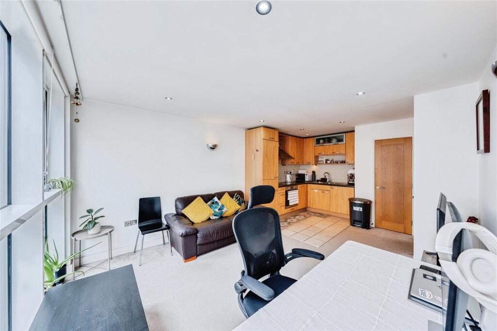 Main image of property: Western Gateway, London, E16