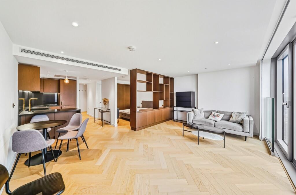 Main image of property: Landmark Pinnacle, 10 Marsh Wall, London, E14