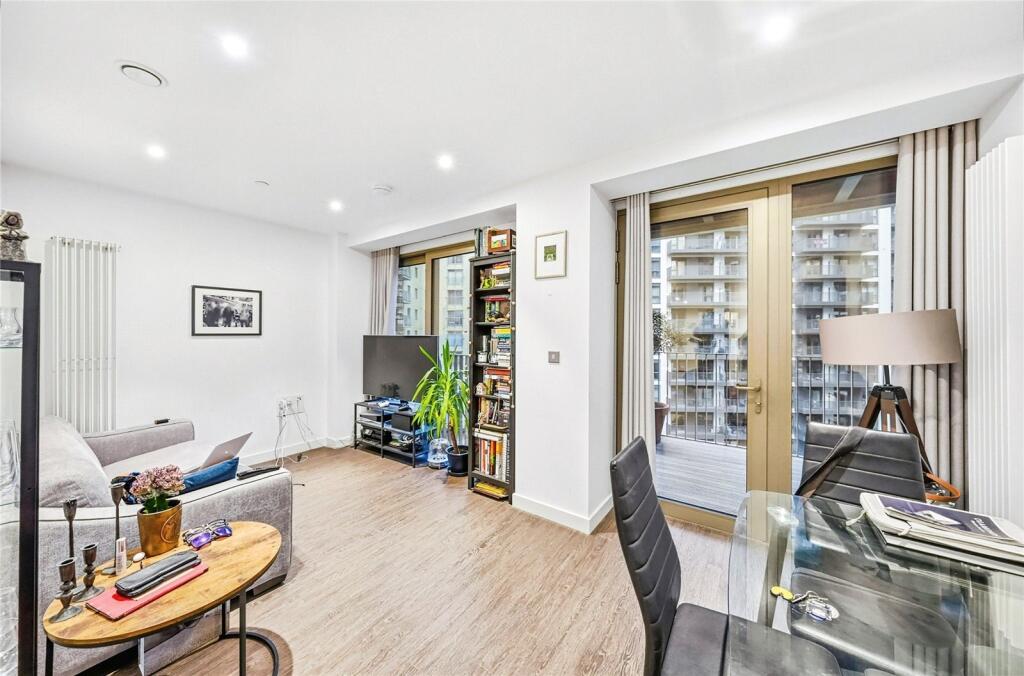 Main image of property: Royal Docks West, 12 Western Gateway, Excel/Docklands, E16