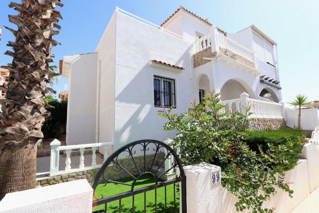 3 bedroom property for sale in Valencia, Alicante, Los Altos, Spain