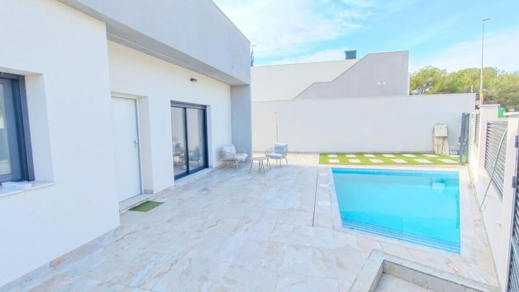 Main image of property: Valencia, Alicante, Pinar De Campoverde