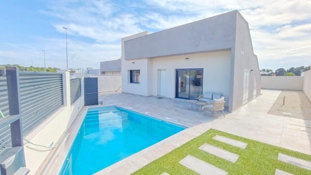 Main image of property: Valencia, Alicante, Pinar De Campoverde