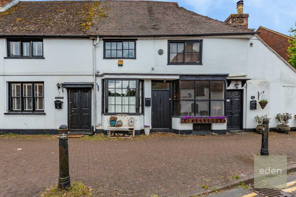 4 bedroom terraced house for sale in Mill Street, East Malling, ME19