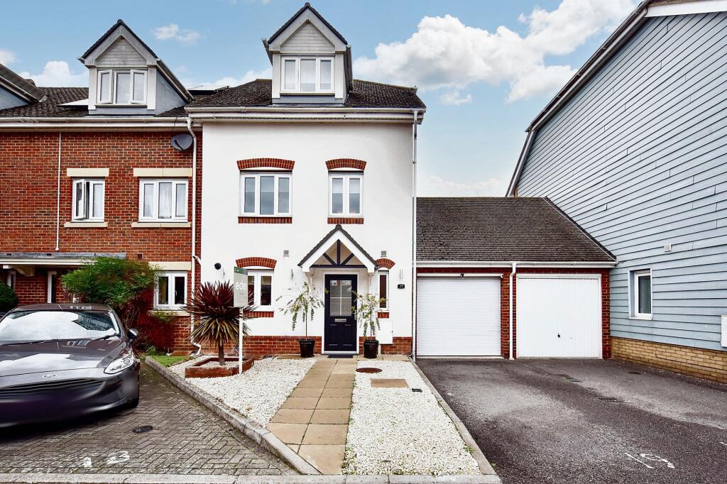Main image of property: Eaton Place, Larkfield, ME20