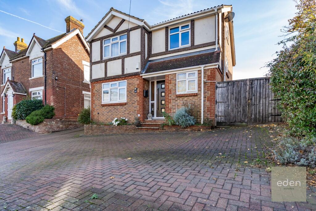 Main image of property: New Hythe Lane, Larkfield, ME20