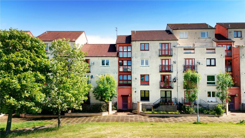 Main image of property: Clovenstone Gardens, Kingsknowe, Edinburgh, EH14