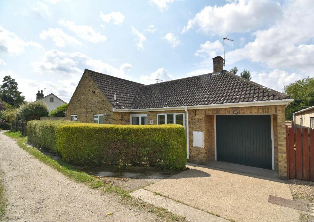 3 bedroom bungalow for sale in Highfield Gate, Fulbourn, Cambridge, CB21
