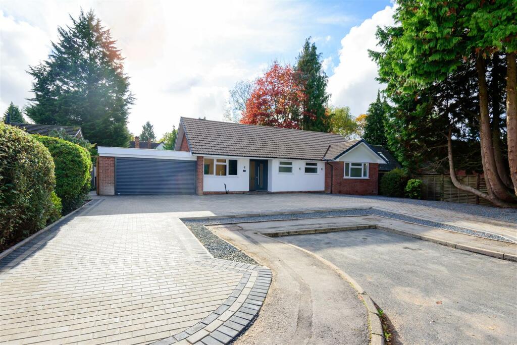 3 bedroom bungalow for rent in Beauchamp Road, Solihull, B91