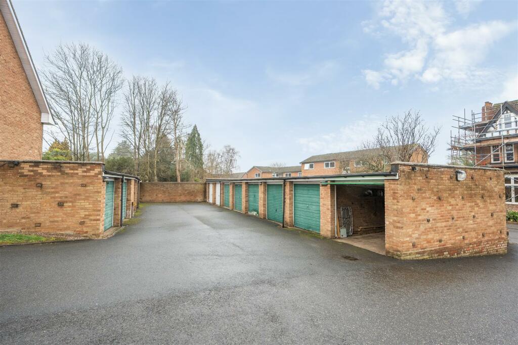 Additional property image - Elm Lodge, Fentham Road, Hampton-In-Arden