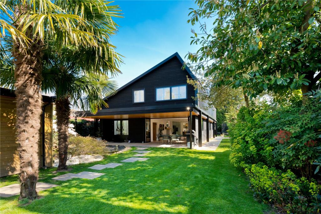 Main image of property: Heath Road, Horsell, Woking, GU21
