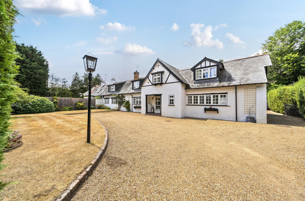 Main image of property: New Lane, Sutton Green, Guildford, GU4