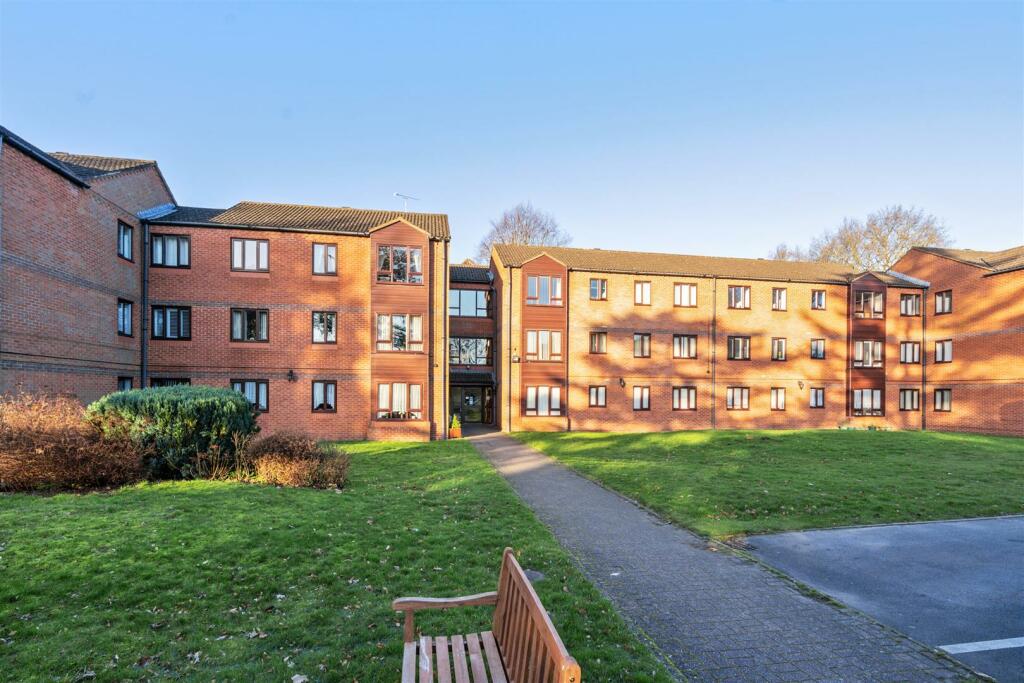 2 bedroom flat for sale in Kelvedon Grove, Solihull, B91