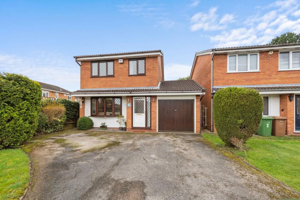 3 bedroom detached house for sale in Pensham Croft, Shirley, Solihull, B90
