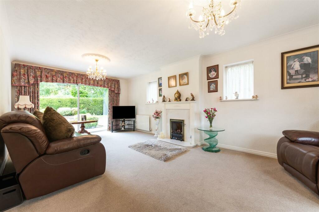 Additional property image - Queen Eleanors Drive