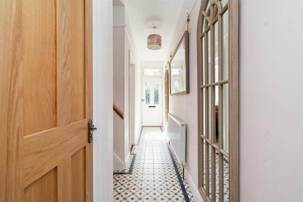 Additional property image - A four bedroom semi-detached house on Warwick Road, Knowle, Solihull