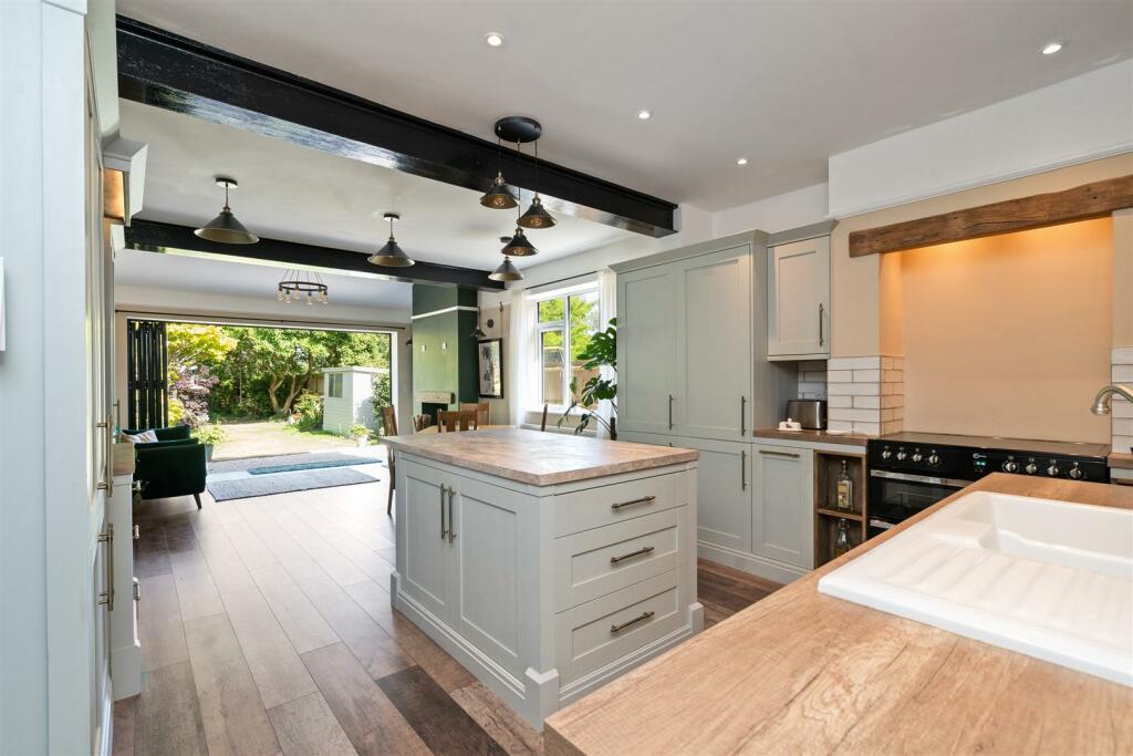 Additional property image - A four bedroom semi-detached house on Warwick Road, Knowle, Solihull