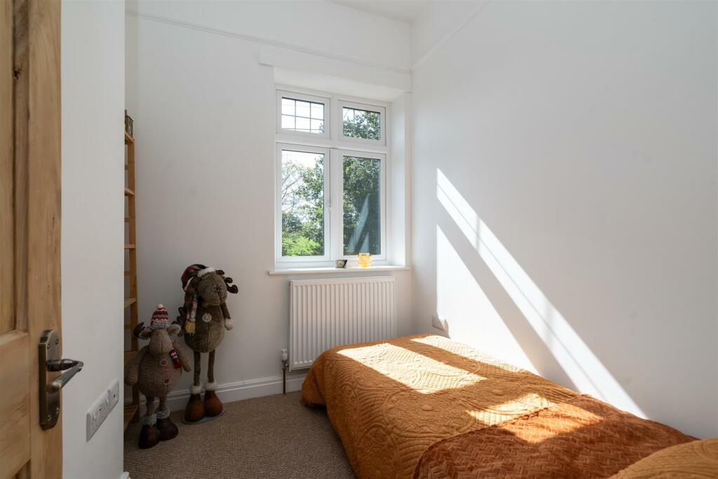 Additional property image - A four bedroom semi-detached house on Warwick Road, Knowle, Solihull