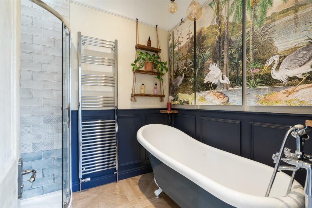 Additional property image - A four bedroom semi-detached house on Warwick Road, Knowle, Solihull
