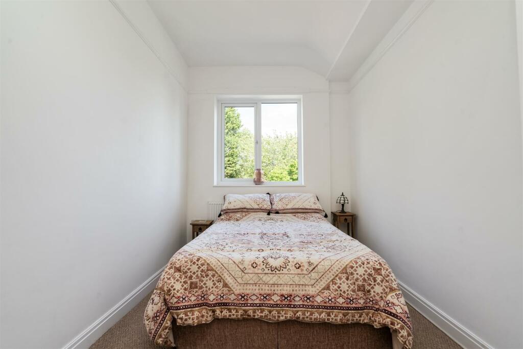 Additional property image - A four bedroom semi-detached house on Warwick Road, Knowle, Solihull