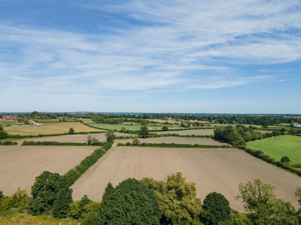 Additional property image - A four bedroom semi-detached house on Warwick Road, Knowle, Solihull