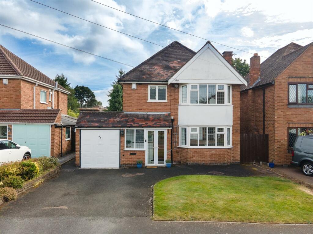 3 bedroom detached house for sale in Cambridge Avenue, Solihull, B91