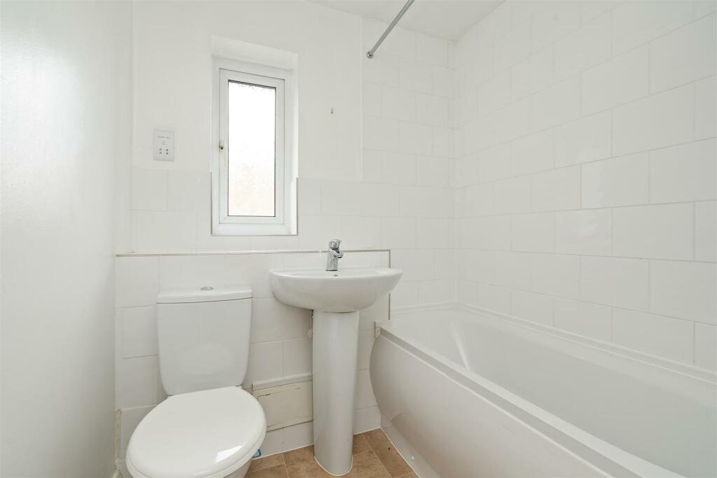 Additional property image - Hazeltree Grove, Dorridge, Solihull