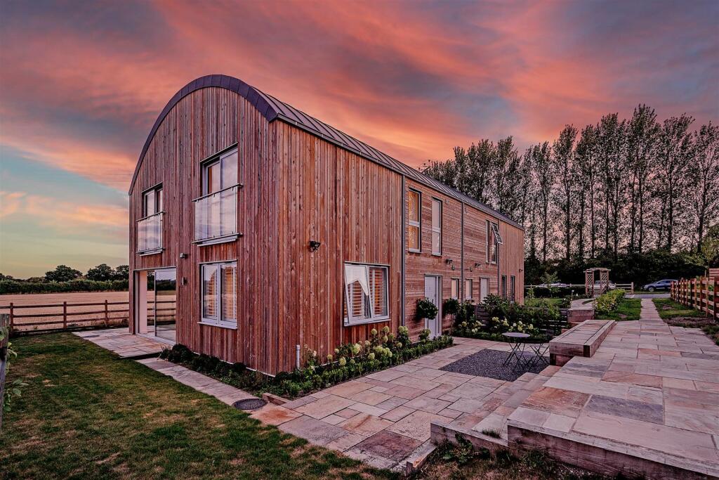 Additional property image - Stripes Hill Farm, Knowle