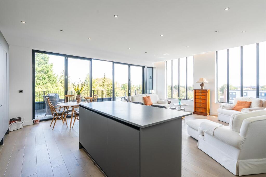 Main image of property: 548 Streetsbrook Road, Solihull